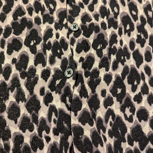 🌟3for$15 Ann Taylor Women's Button Up Sweater - Picture 11 of 13